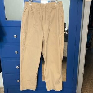 GAP Off-Duty Khakis sz M